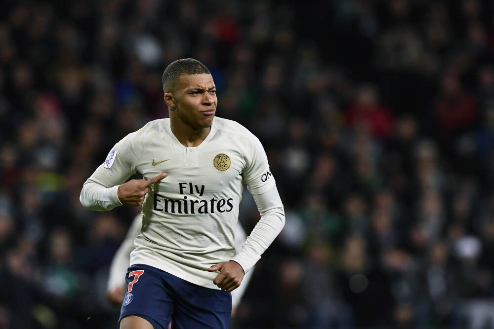 三国杀: 自带攻击范围真的不好意思, 羡慕死你!